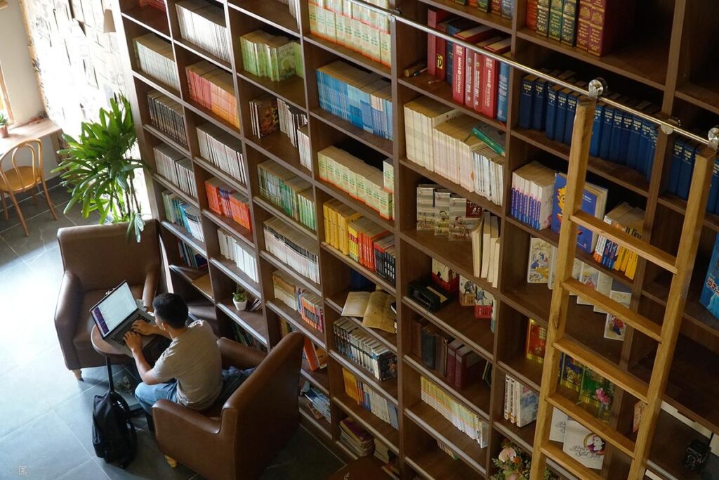 Top cửa hàng cafe sách độc đáo tại Tphcm cho giới trẻ